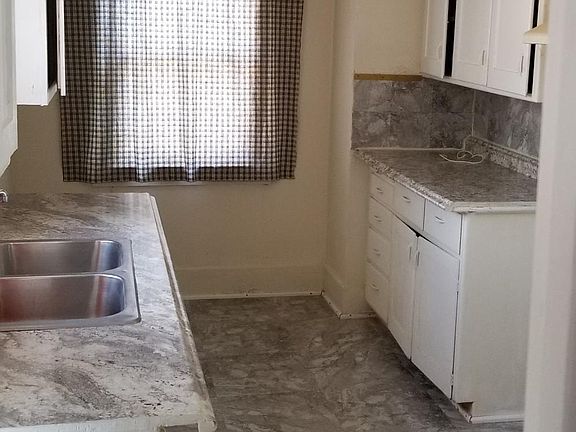 2nd image of 1633 W 85th St