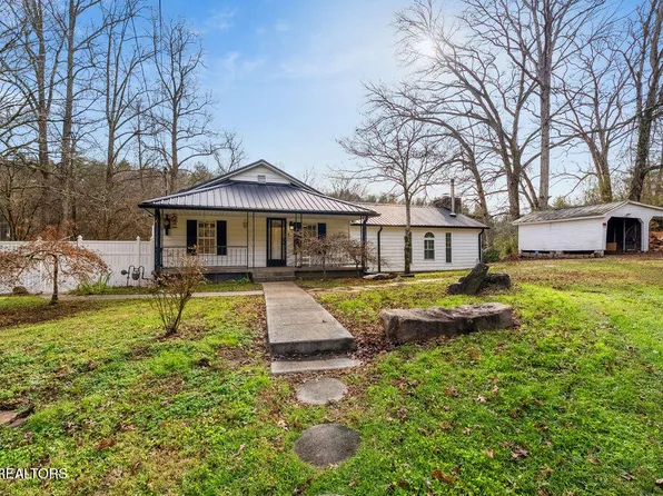 169 Adcock Hollow Rd, Harriman, TN 37748