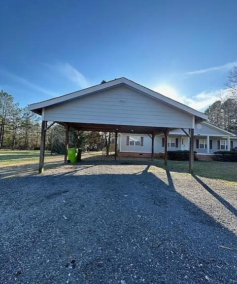 1209 Lawhorn Rd — Photo 3