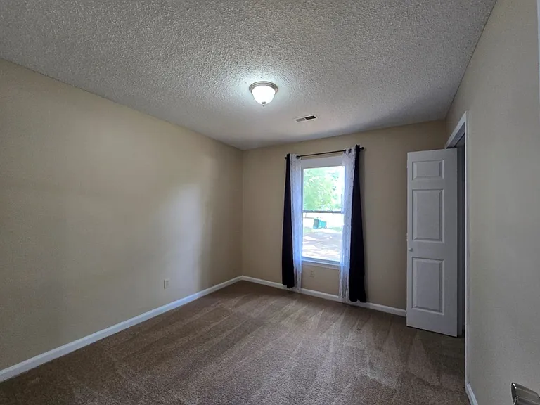 1520 Crowndale Dr — Photo 16