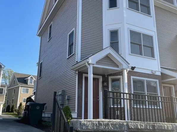 383 E Merrimack St #22, Lowell, MA 01852