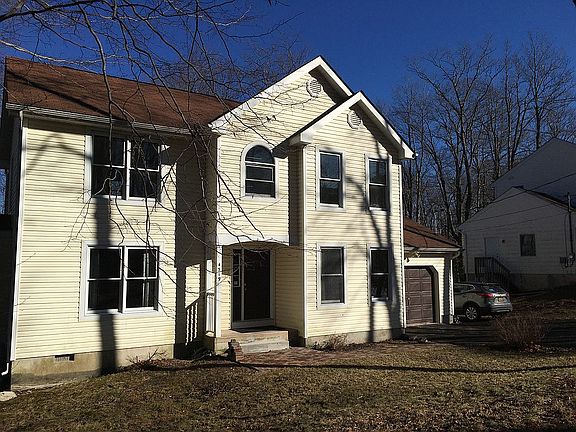 3rd image of 1117 Kensington Dr
