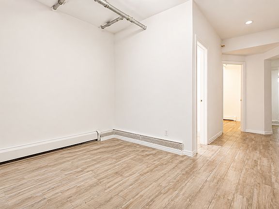 3rd image of 182 Claremont Ave #10