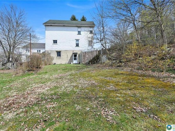 132 S Allen St, Nesquehoning, PA 18240
