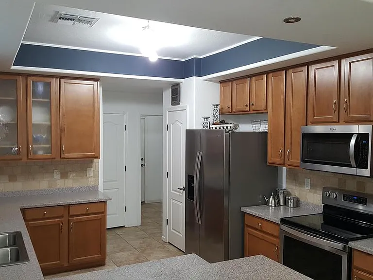 14984 W Desert Hills Dr — Photo 2