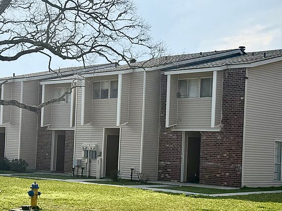 2nd image of 220-23 Sandra Del Mar Dr