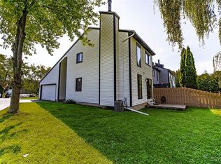 8236 Beehive Cir, Liverpool, NY 13090