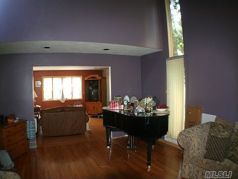 5th image of 4 Meadow Gate W