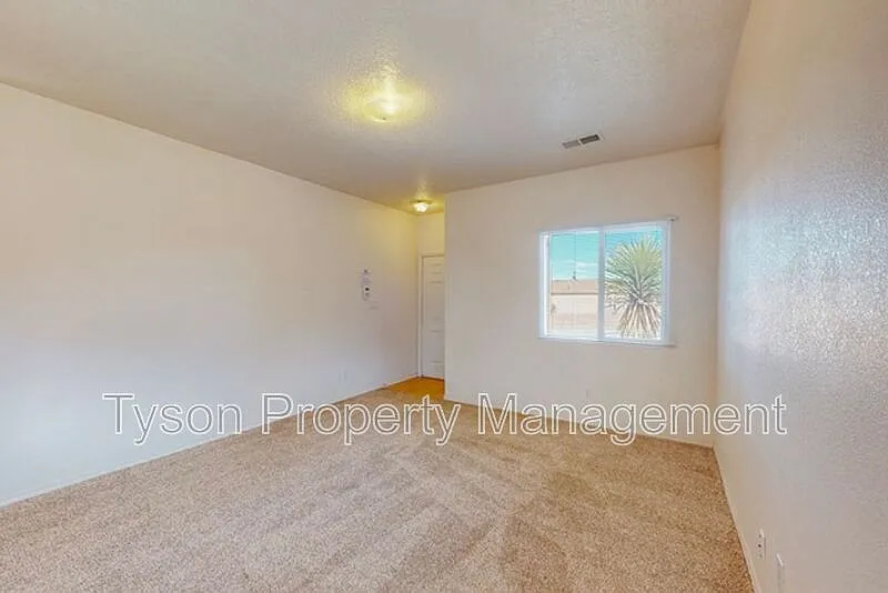 3 bed, 2.5 bath, 2105 sqft, $2,095 — Photo 3