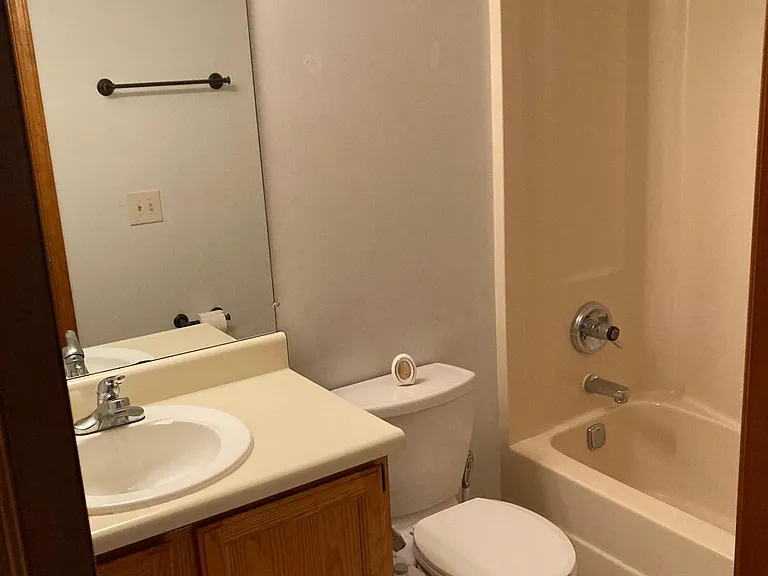 65 Coventry Ct — Photo 6