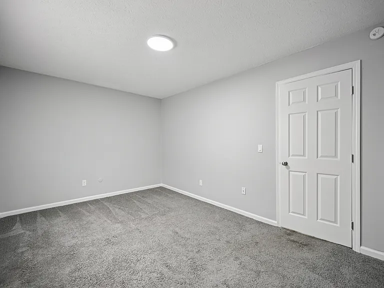 Virginia Creek Apartments — Photo 28