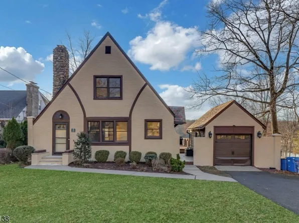 10 Lake Drive West, Wayne Twp., NJ 07470