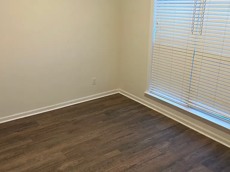 240 Oak Park Blvd — Photo 16