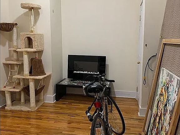 5th image of 1240 Putnam Ave #3