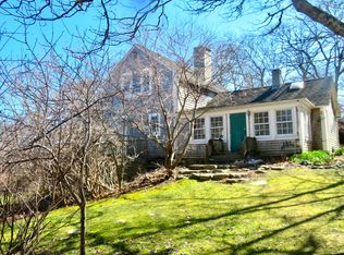 832 State Rd, Aquinnah, MA 02535