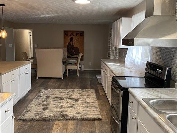 2nd image of 716 Burman Ave