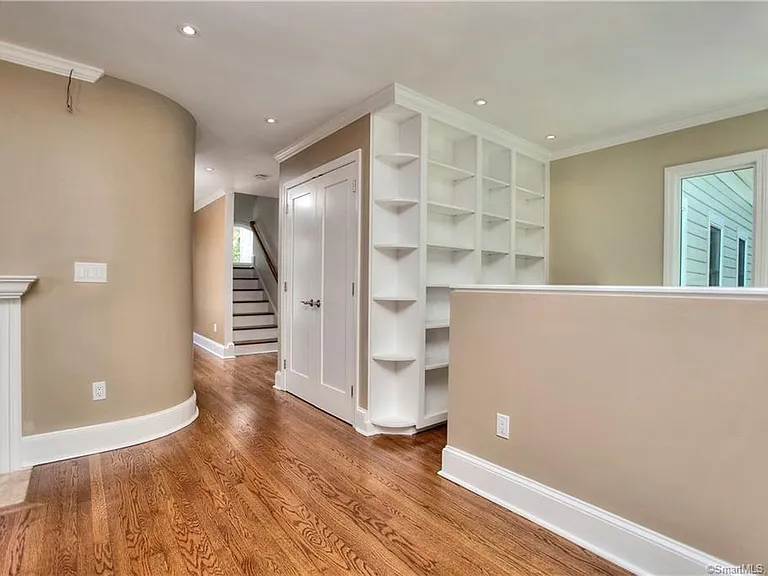 450 Center St #15 — Photo 13