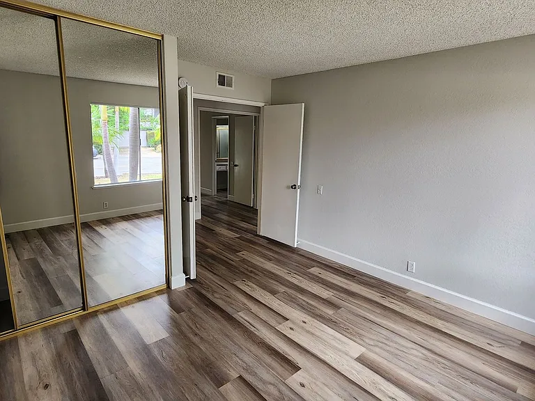 26731 Valpariso Dr — Photo 21