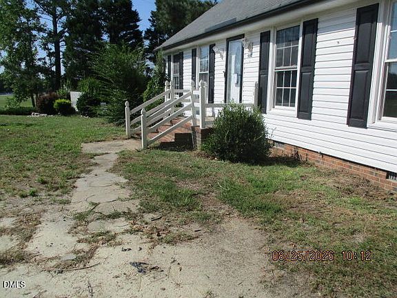 2nd image of 900 Mashie Ln