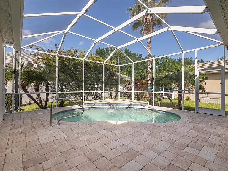 12150 Maple Ridge Dr — Photo 10