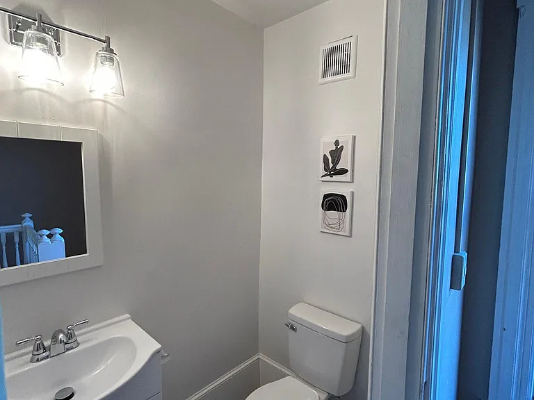 1603 W 13th St — Photo 15