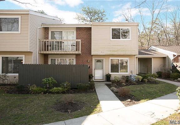 2nd image of 226D Springmeadow Dr #D