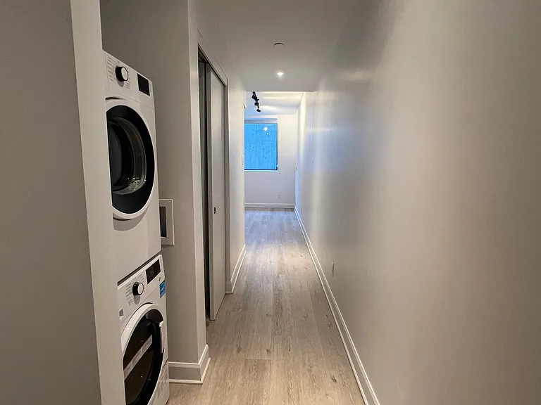 444 Bronson Ave — Photo 12