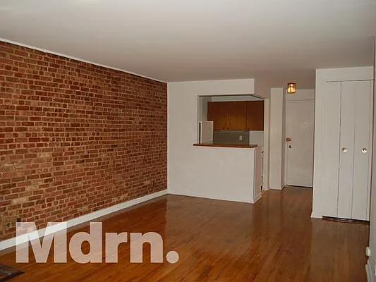 Rented by Mdrn Residential | media 10