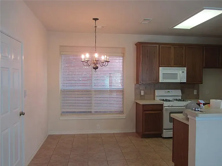7425 Danbridge Ln — Photo 3