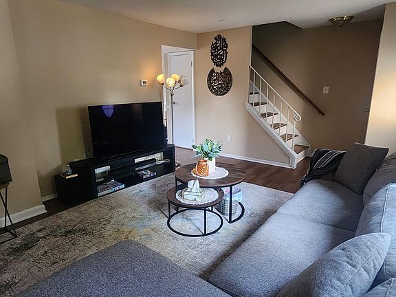 2nd image of 1125 Whitewater Pl