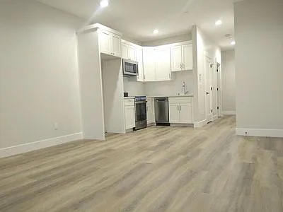 1905 H St #101 — Photo 2