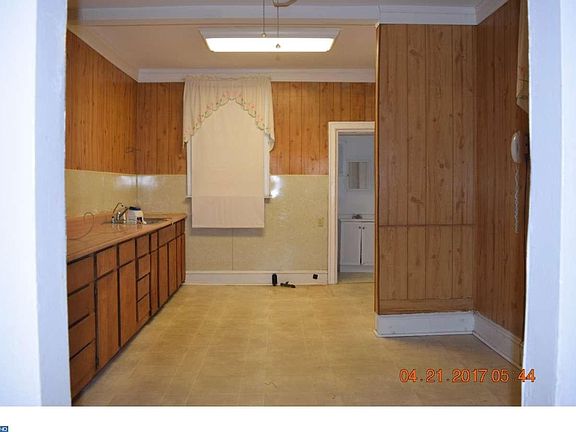 4th image of 5313 W Berks St