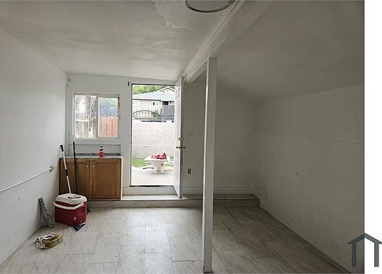 3rd image of 733 Fergus St #B