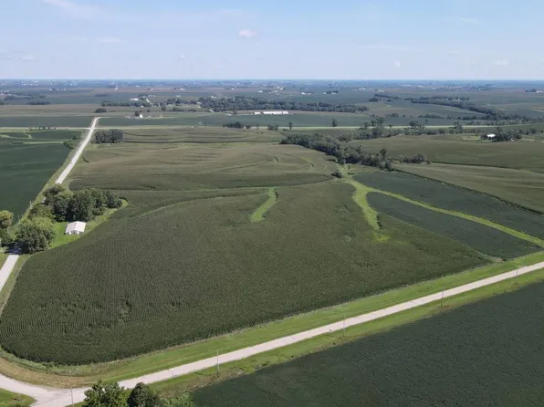 2480 Carbon Trl, Leighton, IA 50143