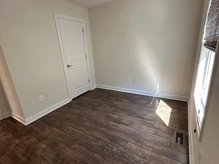 2436 Winthrop Dr — Photo 26
