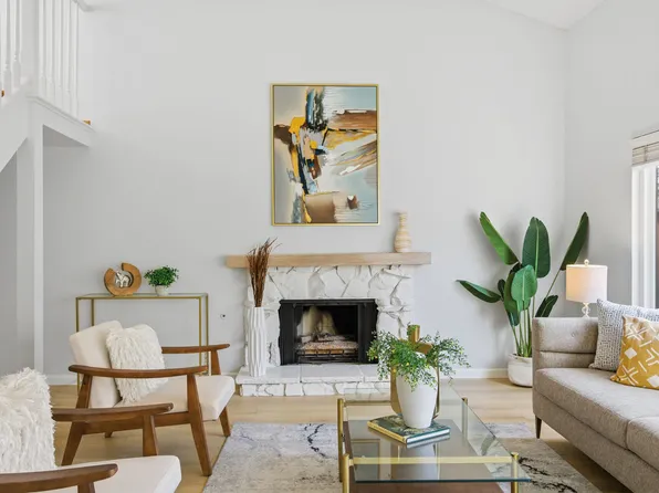 107 Evandale Ave, Mountain View, CA 94043