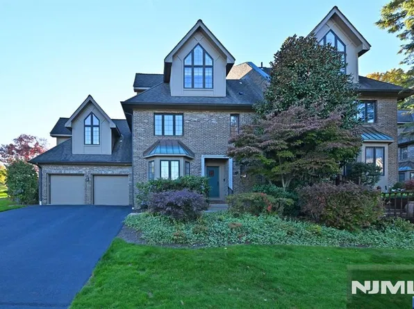 45 Whitney Hill, Park Ridge, NJ 07656