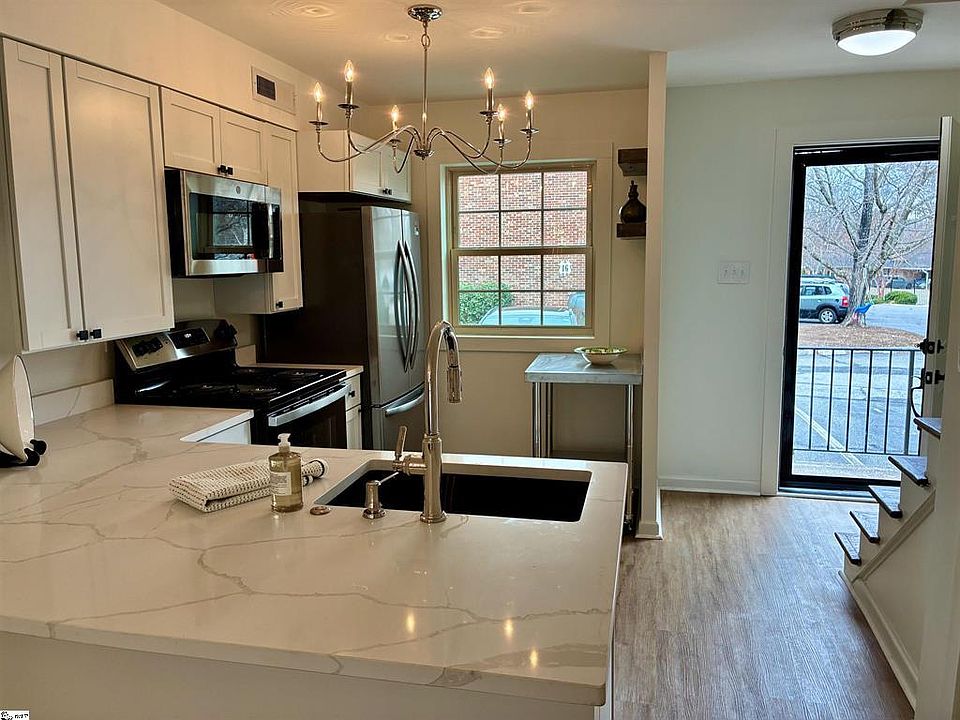 1st image of 2530 E North St APT 9