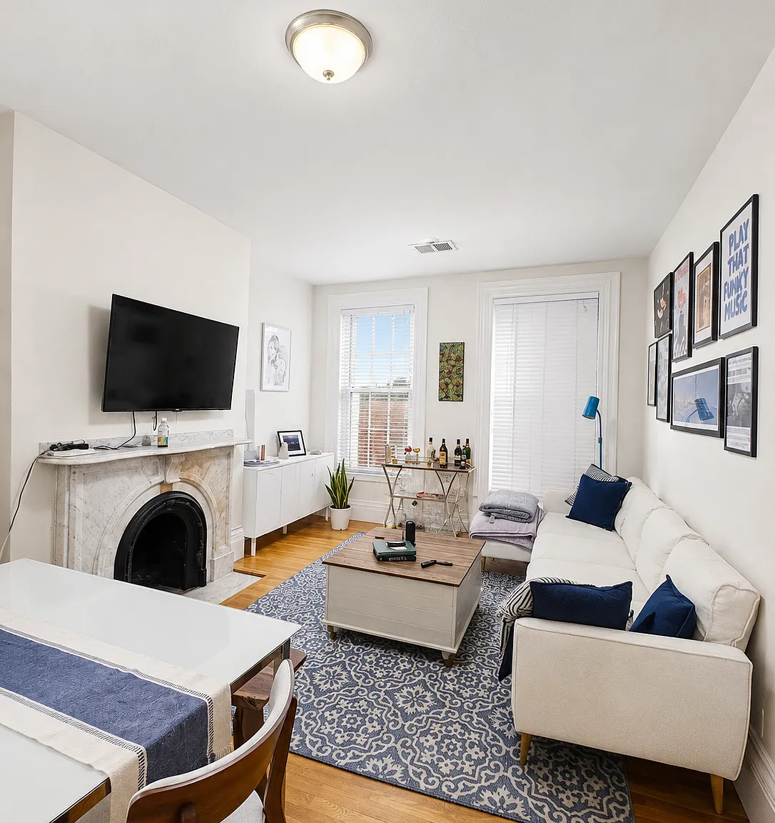 2 bed, 892 sqft, $4,000 — Photo 1