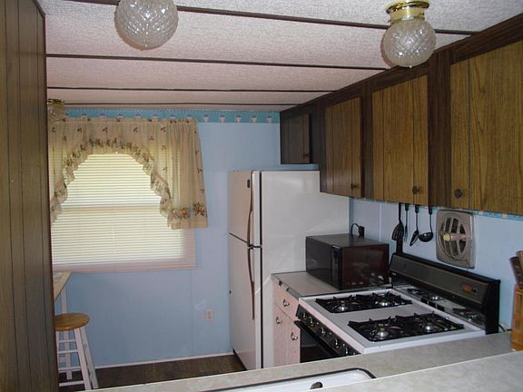 3rd image of 113 Terry Ave