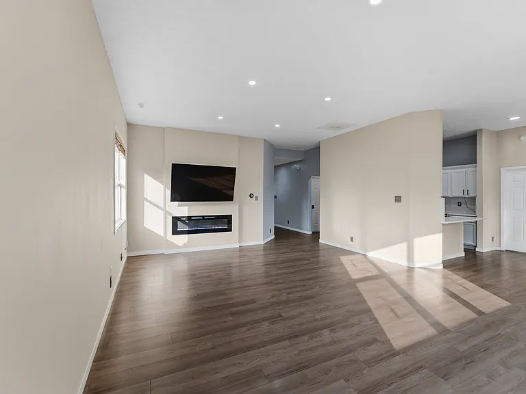 15452 Heath Cir — Photo 31