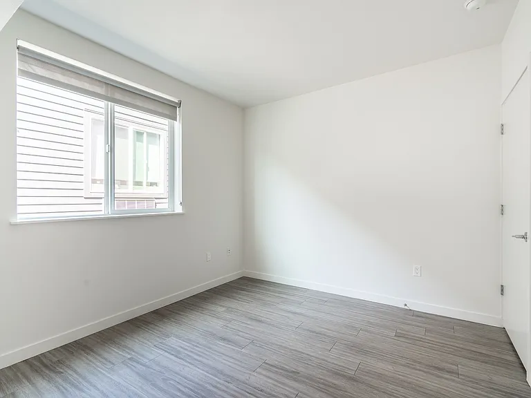 4620 N Maryland Ave #B103 — Photo 3