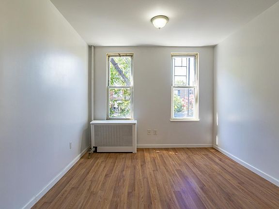 4th image of 1022 E 219th St APT 1