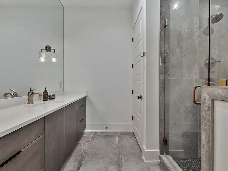 4107 Kimbark Dr — Photo 6