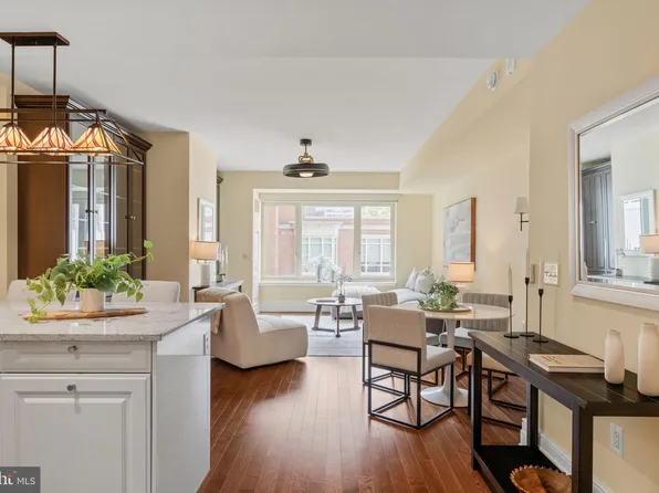 130 S 18th St Unit 609, Philadelphia, PA 19103