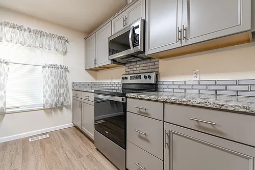 439 E Chester Ln Photo 1