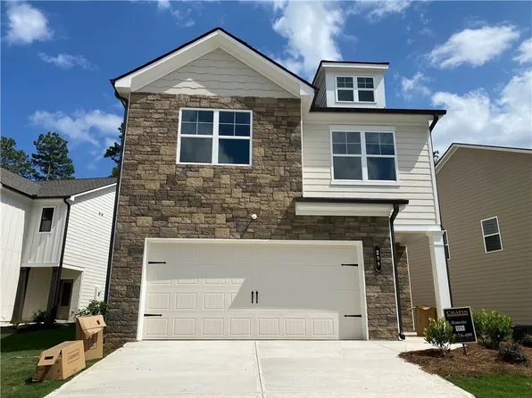 209 Station Overlook Dr, Auburn, GA 30011