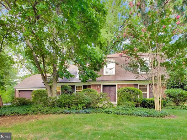 9617 Falls Bridge Ln, Rockville, MD 20854