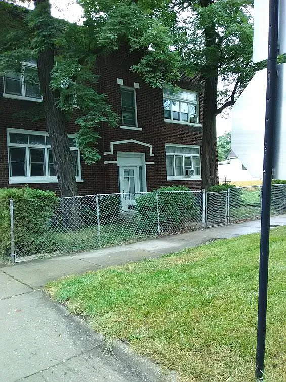 8156 S Muskegon Ave photo 1