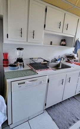 4th image of 900 Saint Charles Pl APT 312
